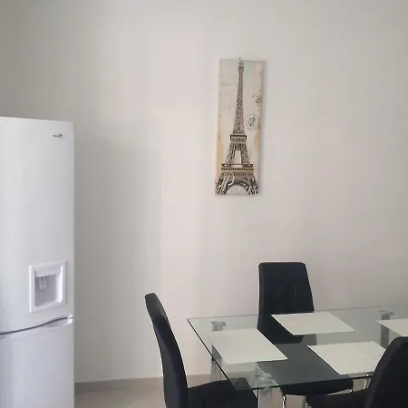 Cozy 1 Bedroom Very Close To The Seaside B1b * 圣保罗湾城